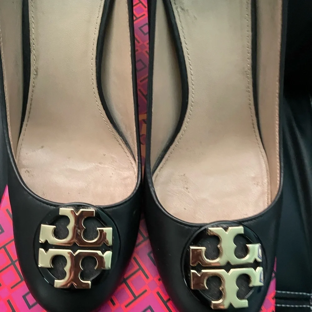 COPY - Authentic Tory Burch With Gold Logo